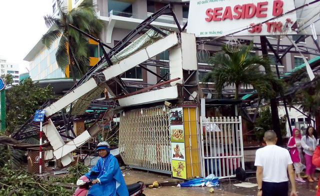 Dân vùng rốn bão không ngờ Con Voi quá khủng khiếp!